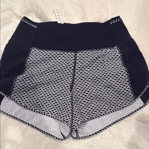 Lululemon Stylish Black and White Women's Shorts Size 4